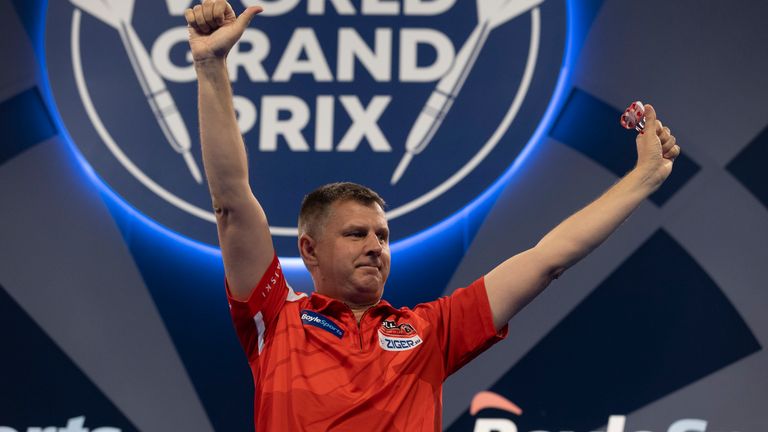 BOYLE SPORTS WORLD GRAND PRIX.MORNINGSIDE AREA,.LEICESTER.PIC;LAWRENCE LUSTIG.ROUND 2.ROB CROSS V KRZYSZTOF RATAJSKI.KRZYSZTOF RATAJSKI IN ACTION