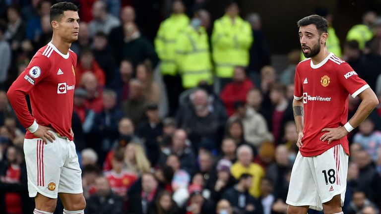 Cristiano Ronaldo and Bruno Fernandes look dejected during Man Utd&#39;s humiliation