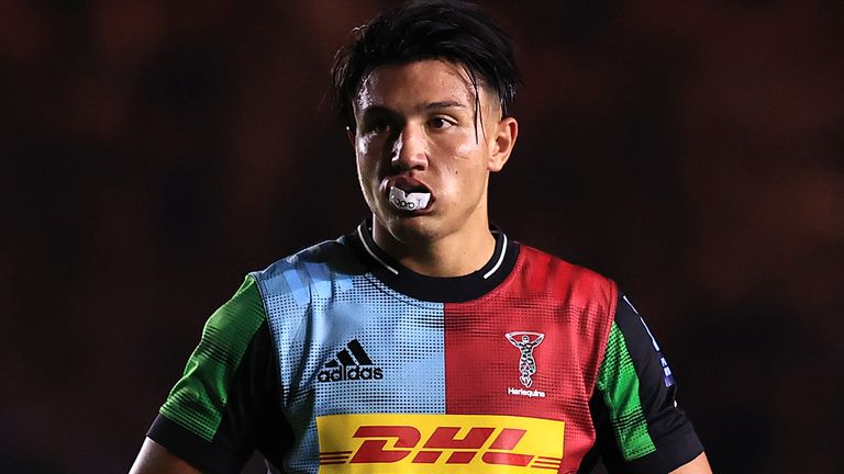 LONDON, ENGLAND - OCTOBER 08: Marcus Smith of Harlequins looks on during the Gallagher Premiership Rugby match between Harlequins and Bristol Bears at Twickenham Stoop on October 08, 2021 in London, England. (Photo by David Rogers/Getty Images)