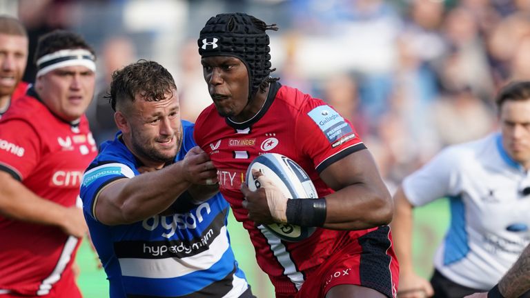 Saracens' Maro Itoje (centre) breaks past Bath's William Stuart (left) on his way to scoring a try during the Gallagher Premiership match at the Recreation Ground, Bath. Picture date: Sunday October 17, 2021.