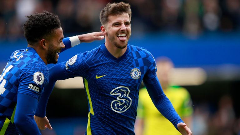 Mason Mount celebrates with teammate Reece James (AP)