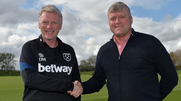 David Moyes (L) poses with West Ham&#39;s new head of recruitment Rob Newman (Credit: West Ham)