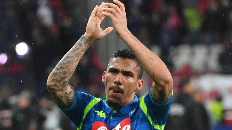 Allan pasó cinco temporadas en el Napoli, hizo 212 apariciones y marcó 11 goles.