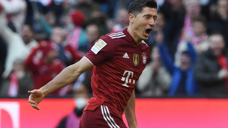 Robert Lewandowski celebrates scoring against Hoffenheim