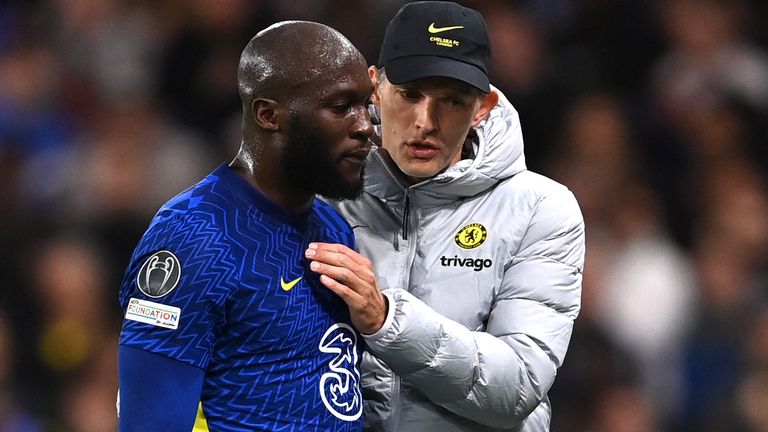 Romelu Lukaku of Chelsea is embraced by Thomas Tuchel, Manager of Chelsea as he is substituted off during the UEFA Champions League group H match between Chelsea FC and Malmo FF at Stamford Bridge on October 20, 2021 in London, England.