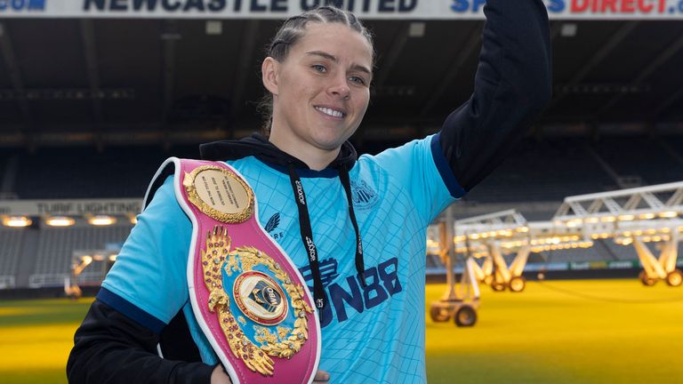 CHAMPIONSHIP BOXING PRESS CONFERENCE.ST,JAMES...S PARK,.NEWCASTLE.PIC;LAWRENCE LUSTIG.SAVANAH MARSHALL  AND LOLITA MUZEYA    COME FACE TO FACE BEFORE THEY MEET ON THE BOXXER PROMOTION AT THE UTILITA ARENA ON SATURDAY NIGHT (16-10-21).