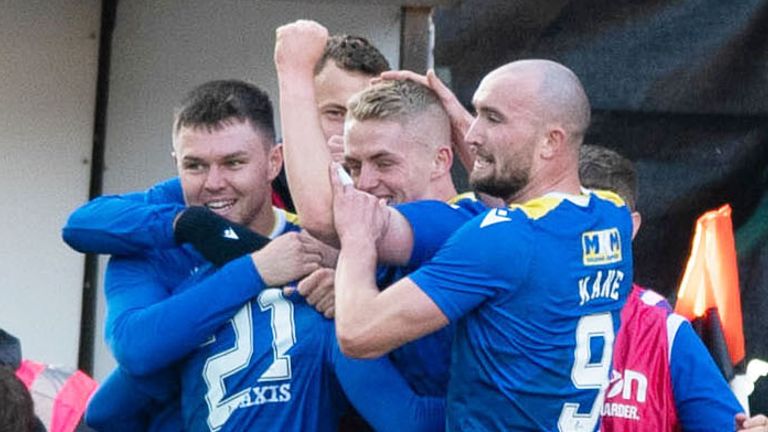 St Johnstone celebrate Crawford's strike which sealed a 1-0 win over Dundee United at Tannadice Park