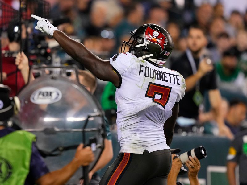 Tampa Bay Buccaneers hold off Philadelphia Eagles late charge to win 28-22  on Thursday Night Football 