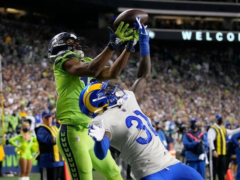 Stafford, Rams beat Seahawks 26-17 as Wilson injures finger