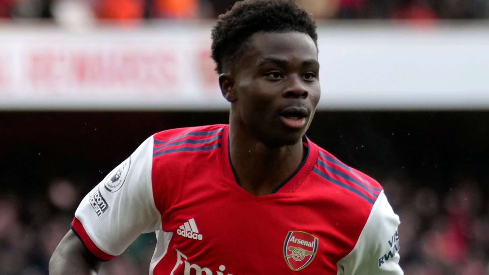 Bukayo Saka: Arsenal midfielder set to undergo scan on muscular injury, says hea..