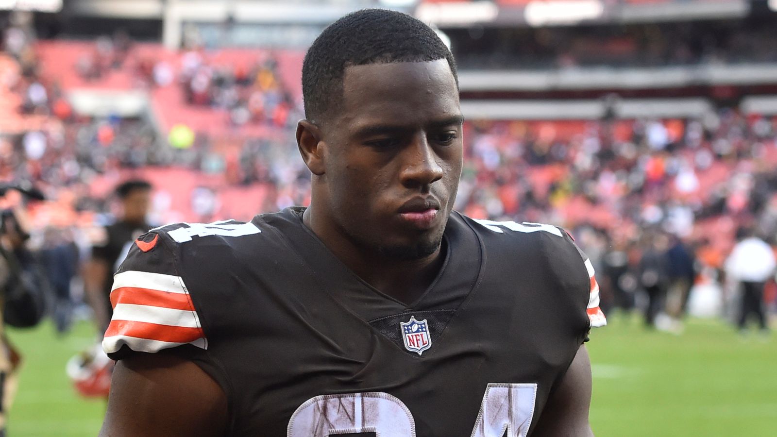 Browns running back Nick Chubb scores a 19 yard touchdown