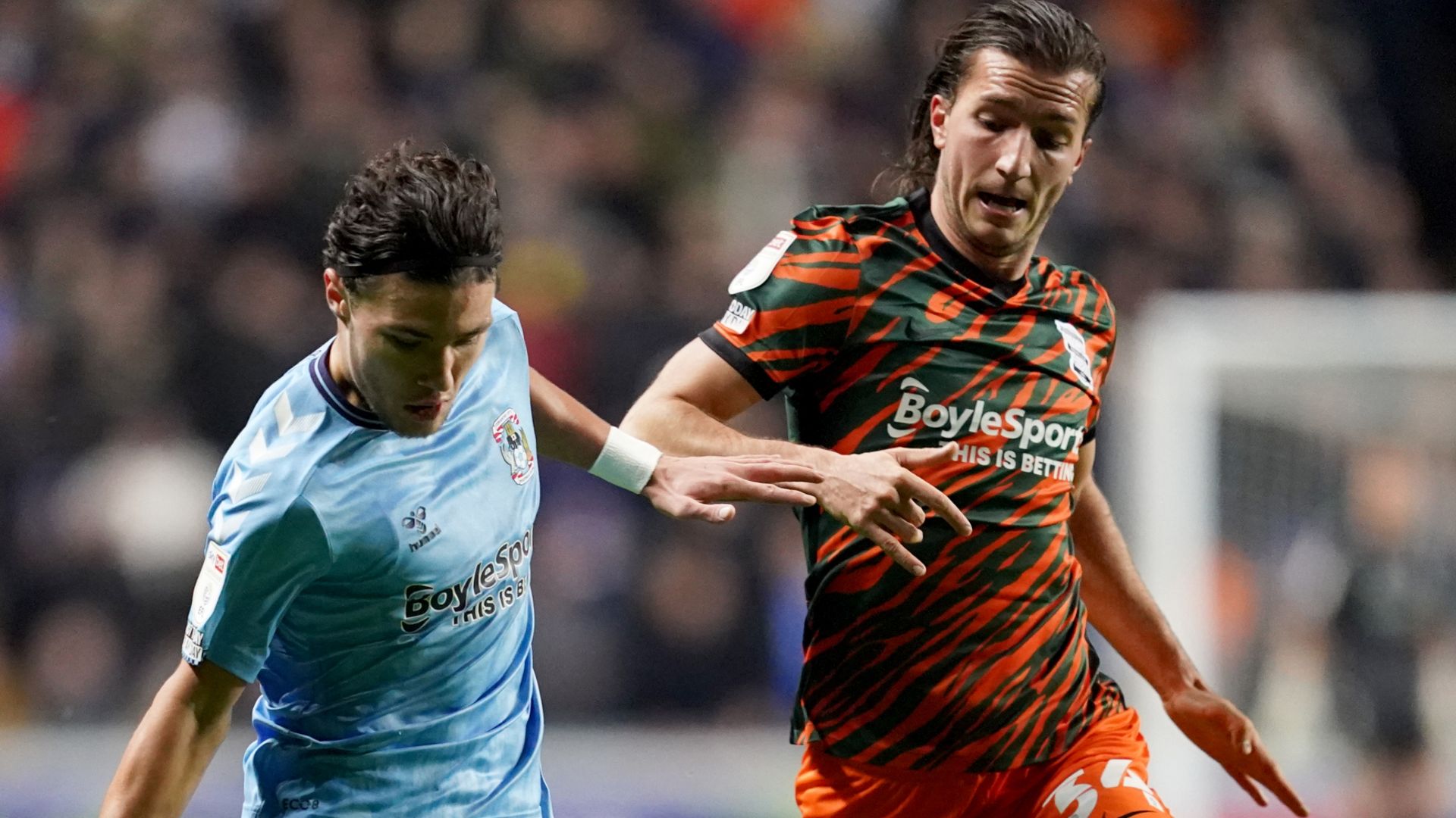 Ten-man Birmingham hold on at Coventry