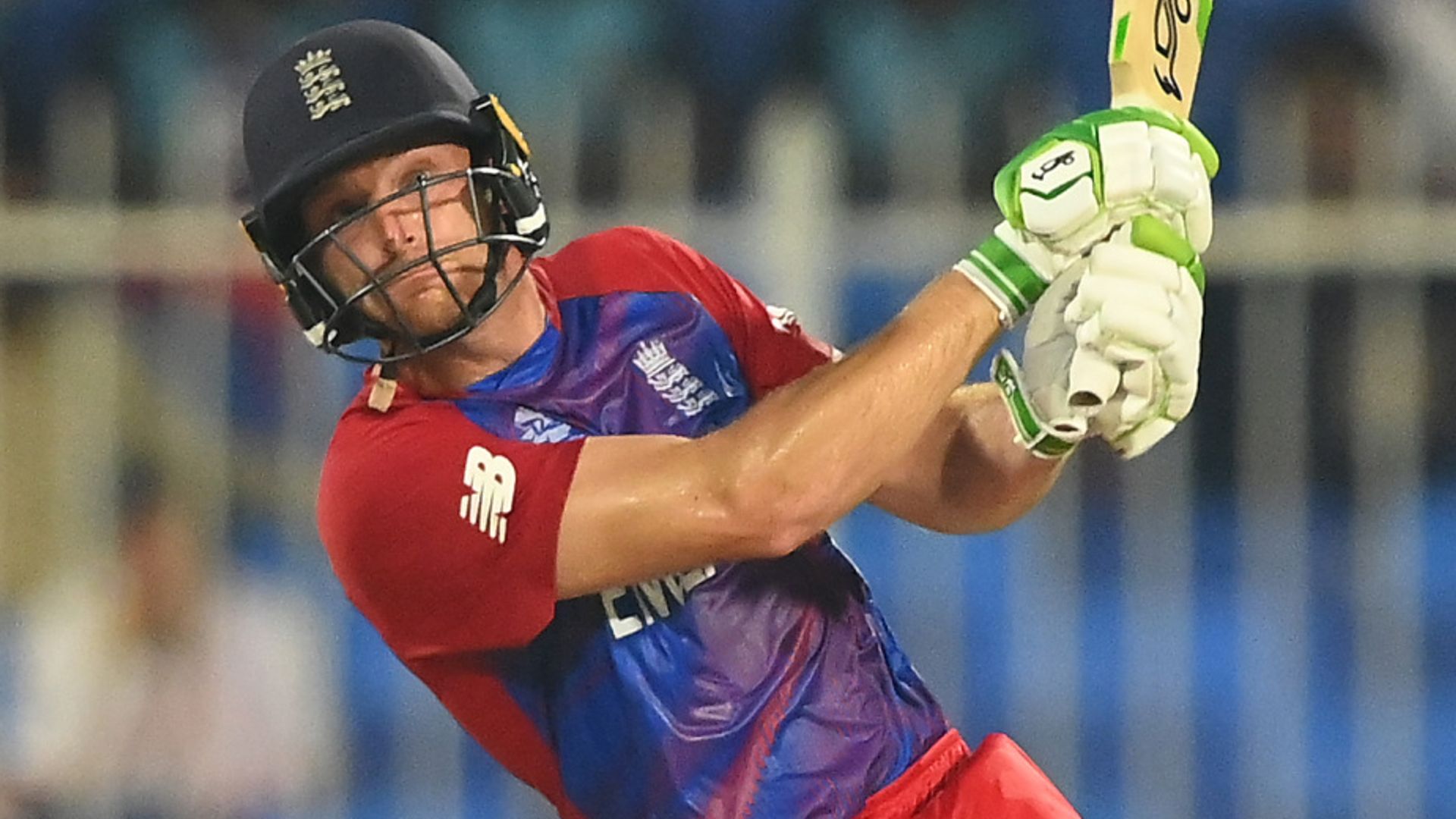 England strike early defending 163 after Buttler ton LIVE!