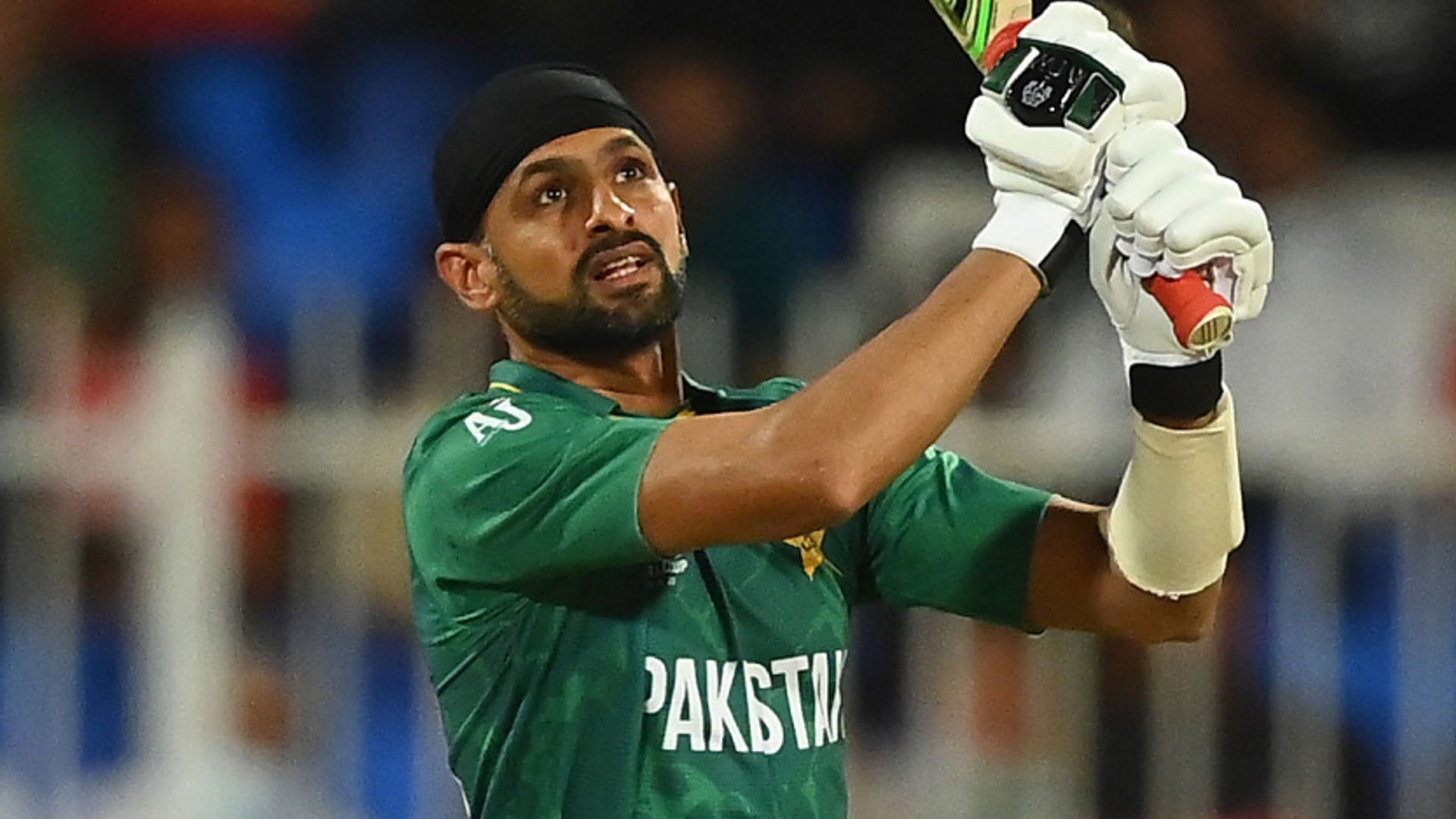 Pakistan pummel Scotland to set up Australia semi-final