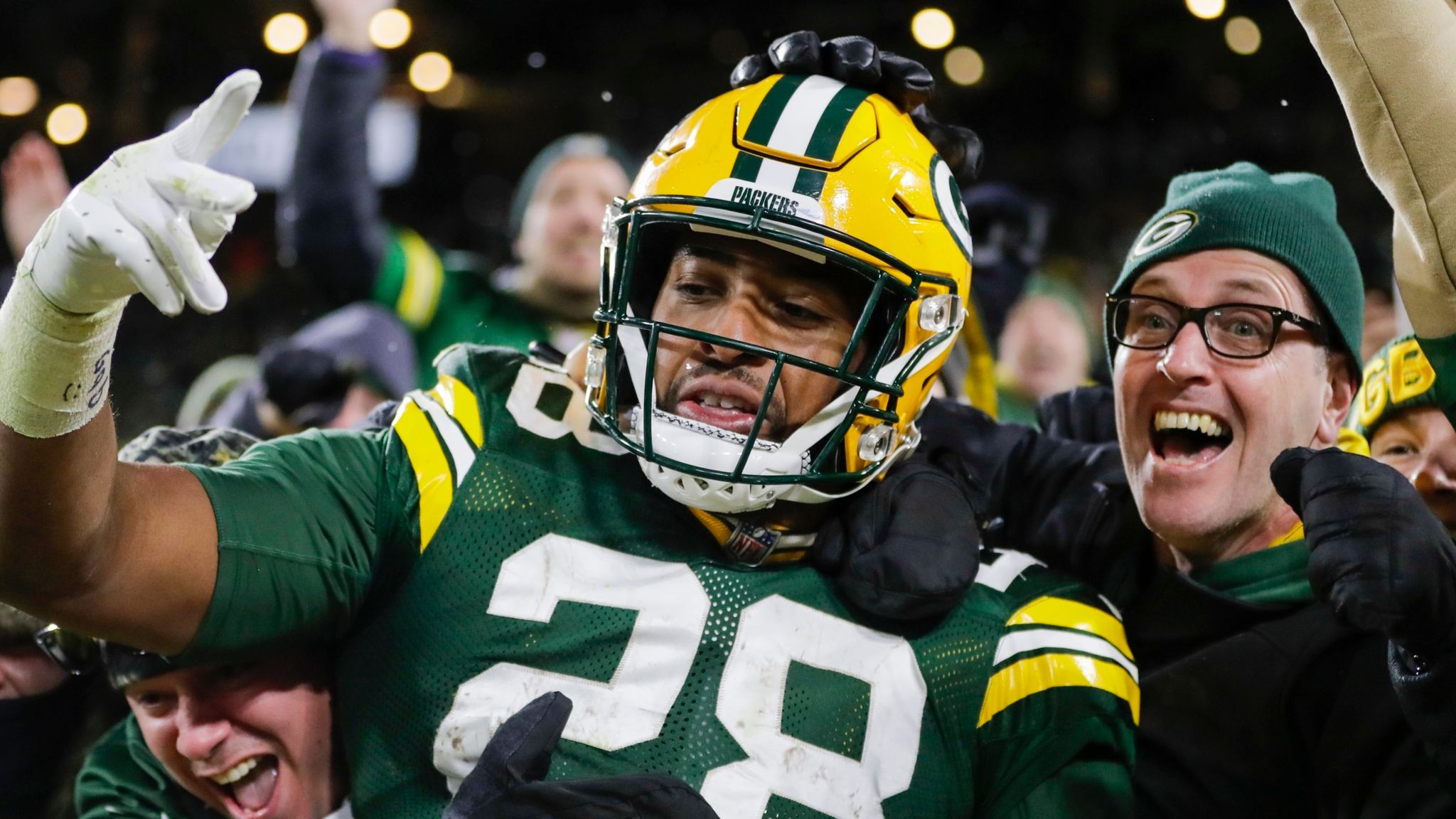 AJ Dillon wears overalls in Green Bay cold, scores two touchdowns
