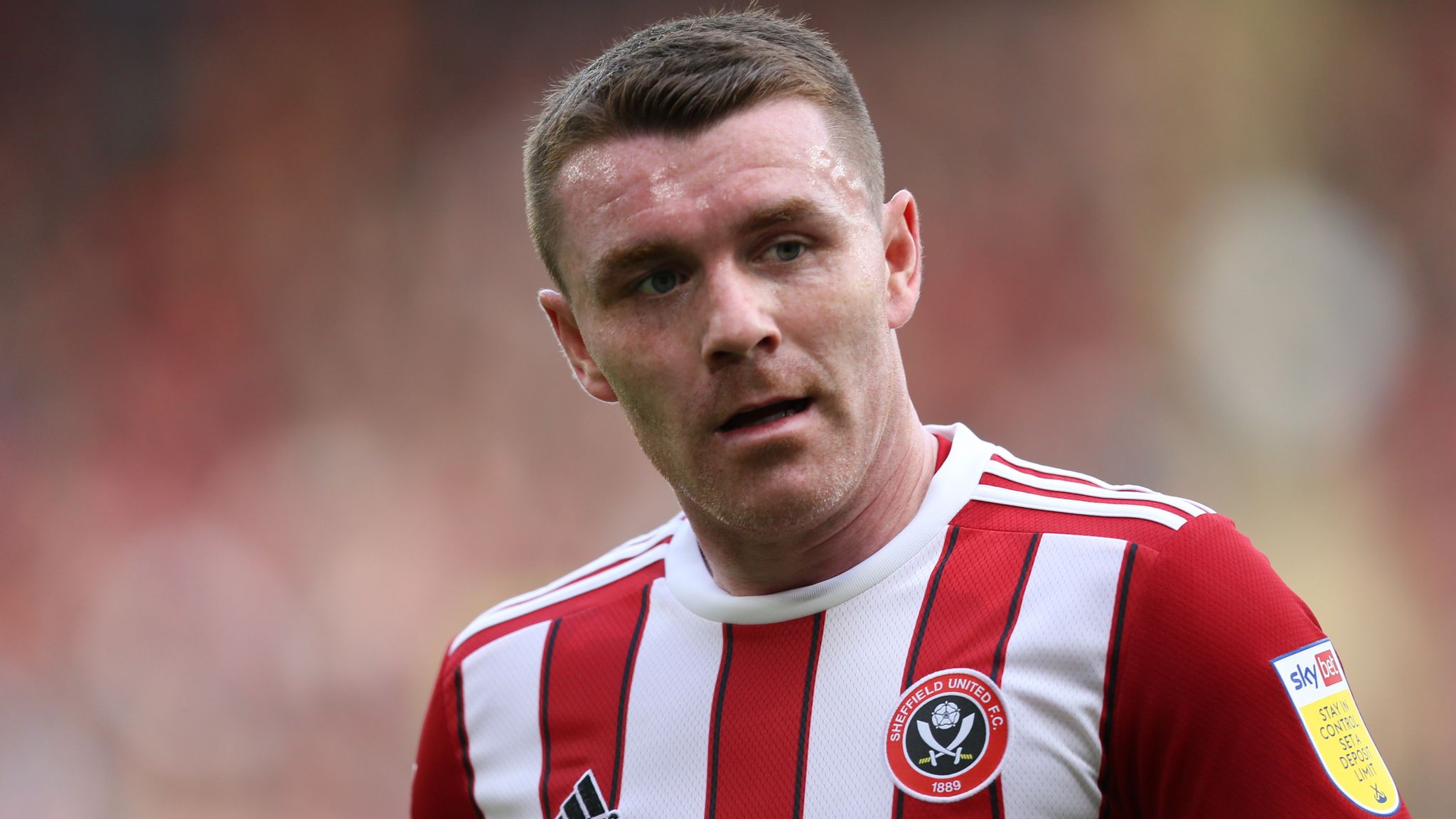 john fleck sheffield united midfielder conscious when taken to hospital after collapse at reading football news sky sports