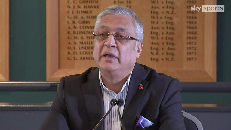 Le nouveau président du Yorkshire County Cricket Club, Lord Kamlesh Patel, s'est excusé auprès d'Azeem Rafeeq pour la gestion par le club de son problème racial et l'a félicité d'avoir parlé de ses expériences au club.