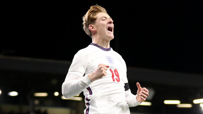 Anthony Gordon celebrates scoring for England U21 against Czech Republic U21