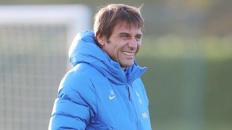 Antonio Conte during a Spurs training session