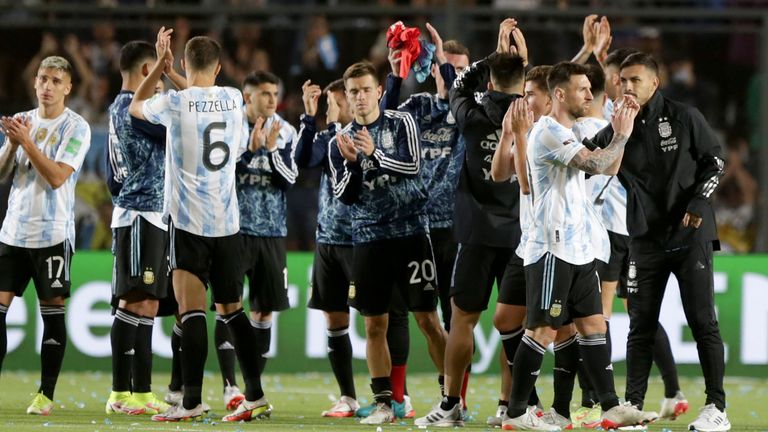 Argentina players applaud the fans after qualifying for the 2022 World Cup