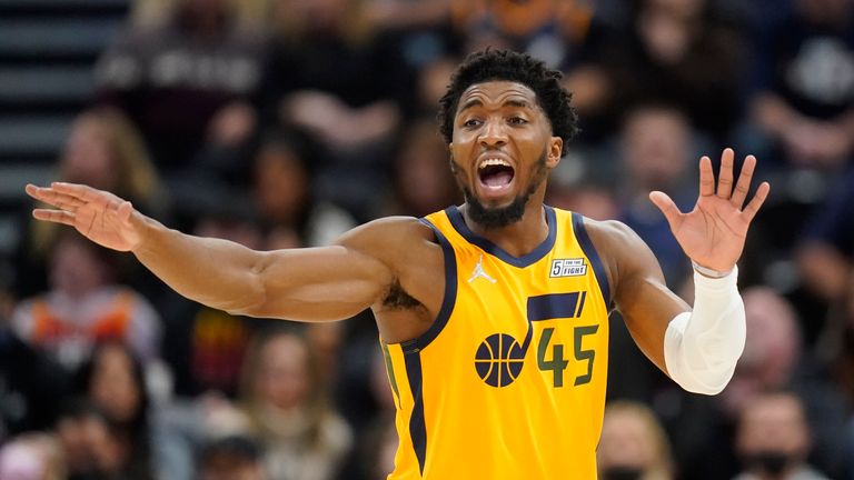 Donovan Mitchell provided the stunning assist for Rudy Gobert as the Utah Jazz extended their lead over the Atlanta Hawks in the third quarter.