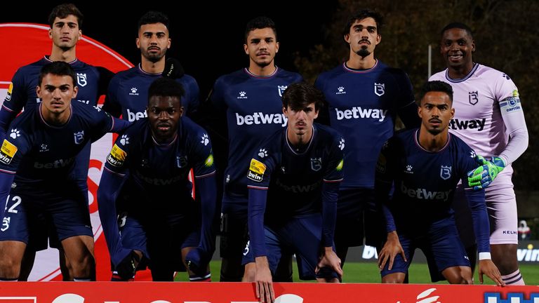 O Belenenses começou com apenas nove jogadores frente ao Benfica (Getty)