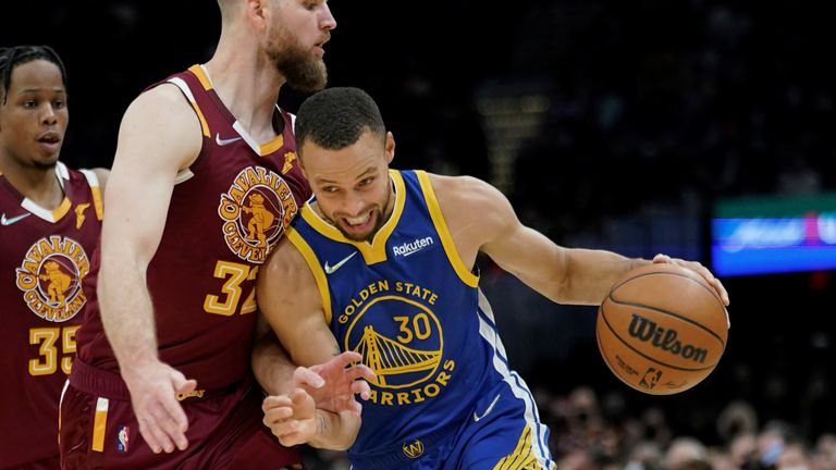 Curry scores 40 points in Warriors&#39; win