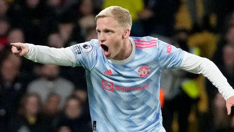 Donny van der Beek sărbătorește după ce a marcat pentru Manchester United (AP)