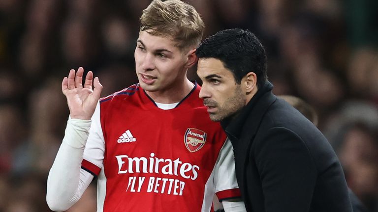 Emile Smith Rowe in discussion with Arsenal manager Mikel Arteta