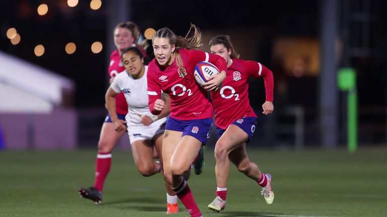 Holly Aitchison breaks through the USA defence