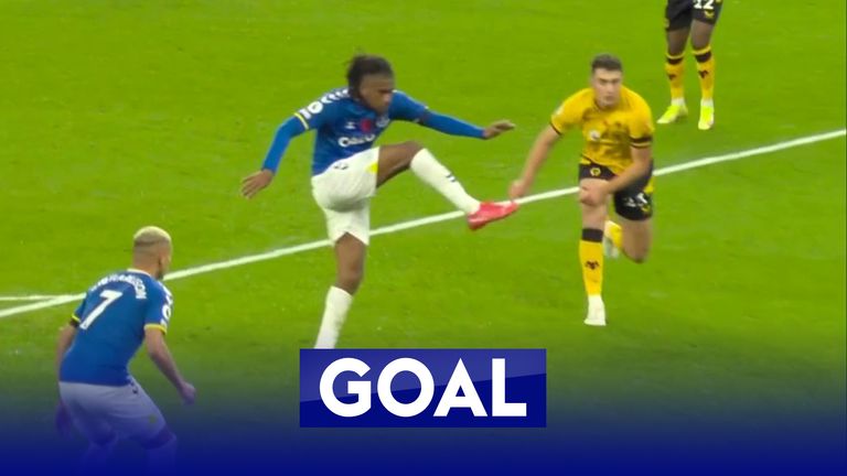 Iwobi scores for Everton against Wolves