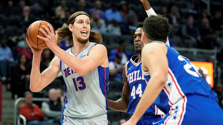 Play of the Day: Kelly Olynyk