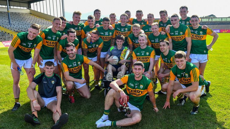 25 July 2021; Injured Kerry footballer Sean O'Leary joins team-mates for a photograph after the Munster GAA Football Senior Championship Final match between Kerry and Cork at Fitzgerald Stadium in Killarney, Kerry. Photo by Piaras .. M..dheach/Sportsfile