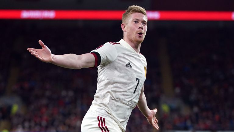 Le Belge Kevin De Bruyne célèbre après avoir marqué contre le Pays de Galles