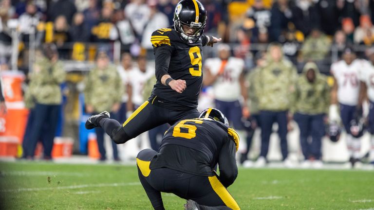 Pittsburgh, Pennsylvania, USA. 11th Dec, 2022. Dec. 11, 2022: Chris Boswell  #9 during the Pittsburgh Steelers vs Baltimore Ravens in Pittsburgh PA at  Acruisure Stadium. Brook Ward/AMG (Credit Image: © AMG/AMG via