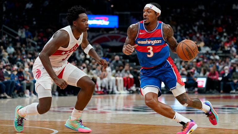 Washington Wizards guard Bradley Beal drives past Toronto Raptors forward OG Anunoby