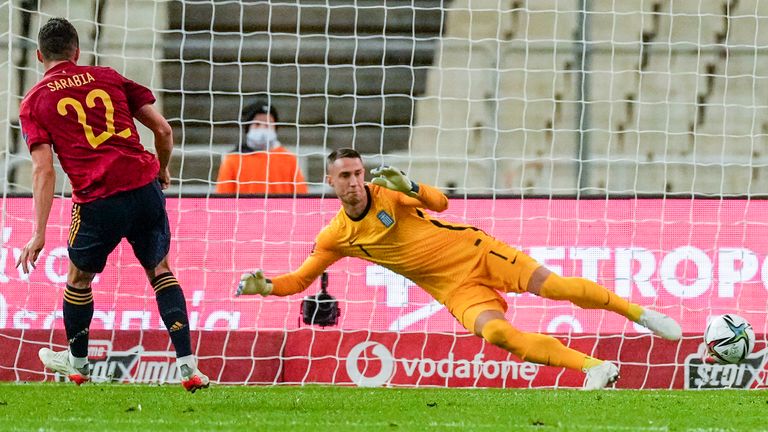 Pablo Sarabia skóroval z pokutového kopu a zabezpečil Španielsku výhru 1:0