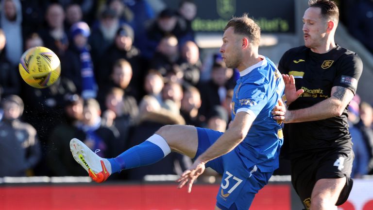 Rangers' Scott Arfield makes it 1-0