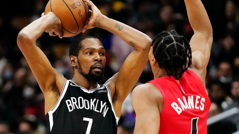 Scottie Barnes defends Kevin Durant, and his efforts earned praise from the superstar