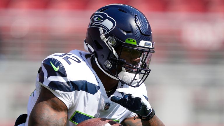 Report: Seahawks' Carson suffered minor knee sprain, could play Week 4