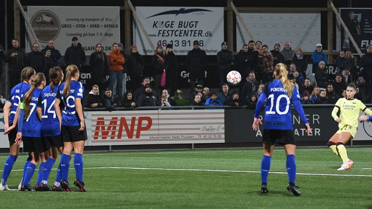 Catley scores Arsenal&#39;s opener with a fine free-kick