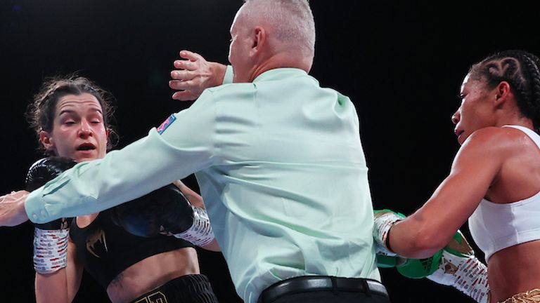 Terri Harper v Alycia Baumgardner, WBC and IBO Super-Featherweight Title, Sheffield..13 November 2021.Picture By Mark Robinson Matchroom Boxing