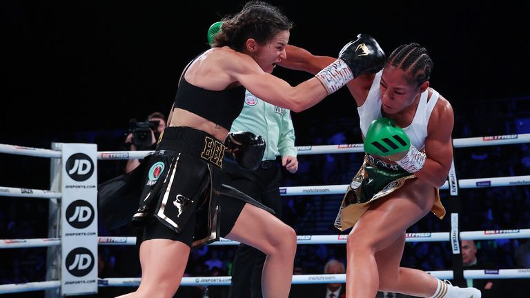 Terri Harper v Alycia Baumgardner, WBC and IBO Super-Featherweight Title, Sheffield..13 November 2021.Picture By Mark Robinson Matchroom Boxing