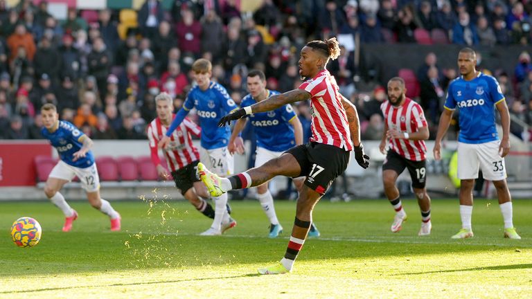 HT Brentford 1-0 Everton