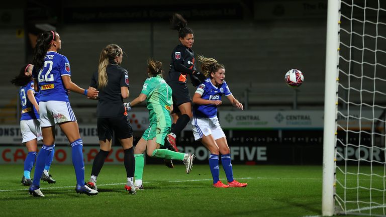 Valerie Gauvin heads in as Everton win 3-1 at Leicester