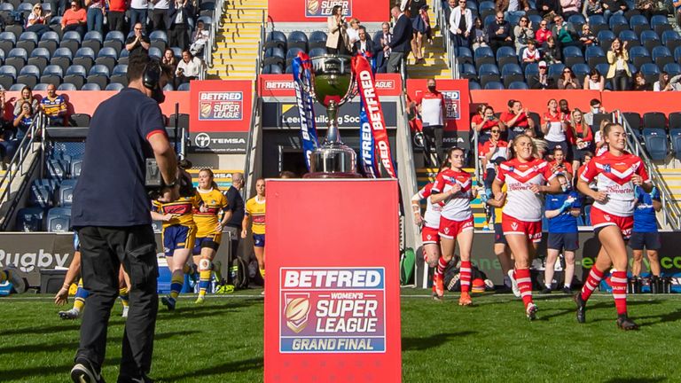 Picture by Allan McKenzie/SWpix.com - 10/10/2021 - Rugby League - Betfred Women's Super League Grand Final - St Helens v Leeds Rhinos - Emerald Headingley Stadium, Leeds, England - Leeds & St Helens' come out to the field of play.