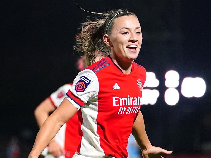 Katie McCabe: Arsenal winger signs new long-term deal - BBC Sport