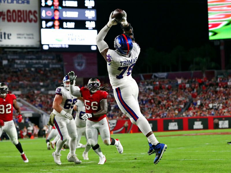 Tom Brady and the Buccaneers Beat the Giants on Monday Night - The New York  Times