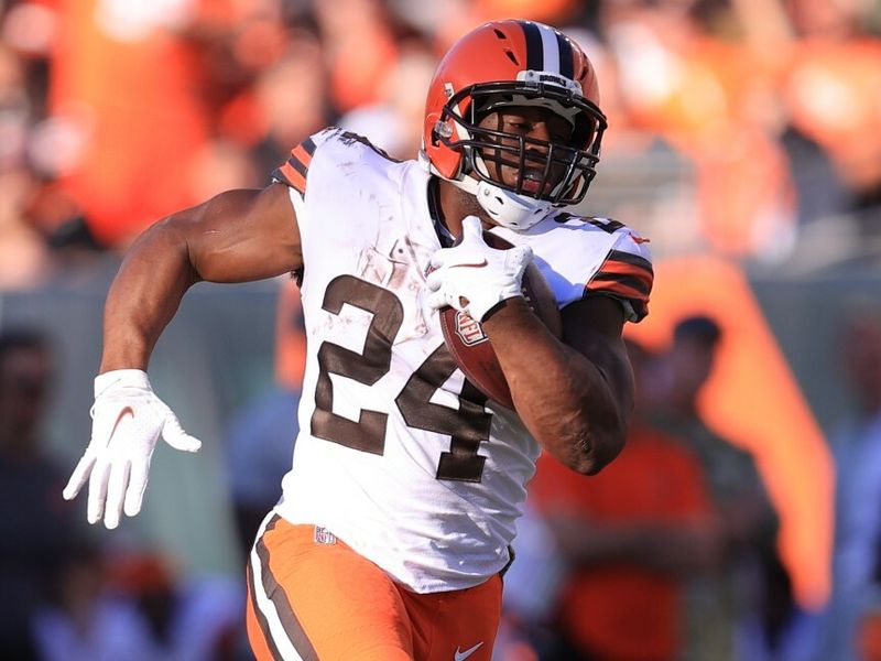 Nick Chubb scores twice as Cleveland Browns batter Cincinnati