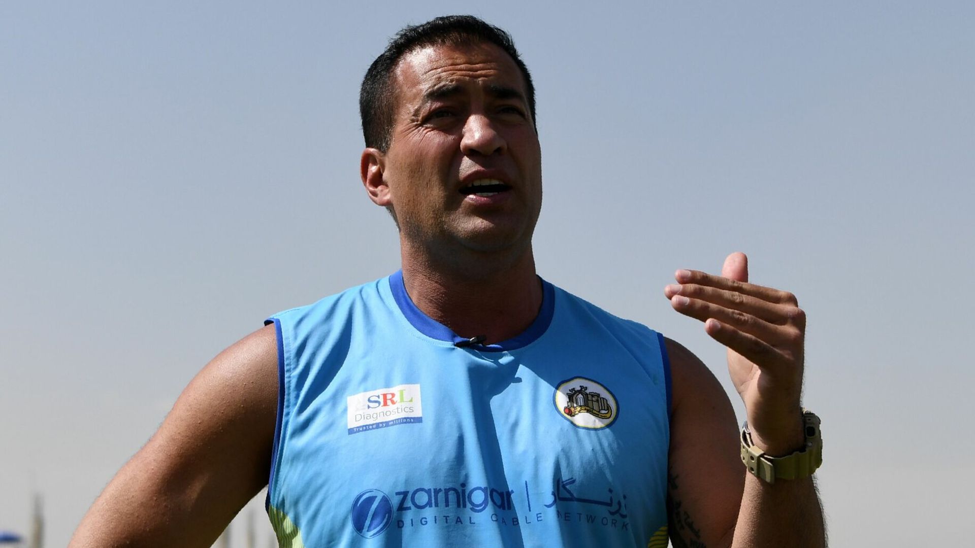 Hollioake added to England coaching staff for fourth Test